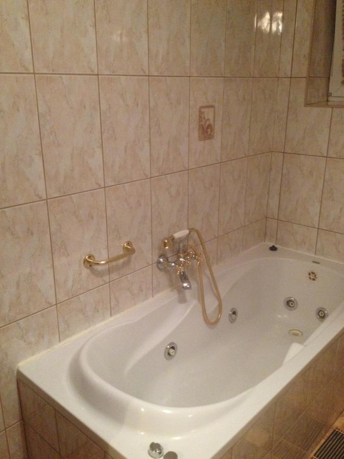 Hotel Mis Bochnia Ngoại thất bức ảnh