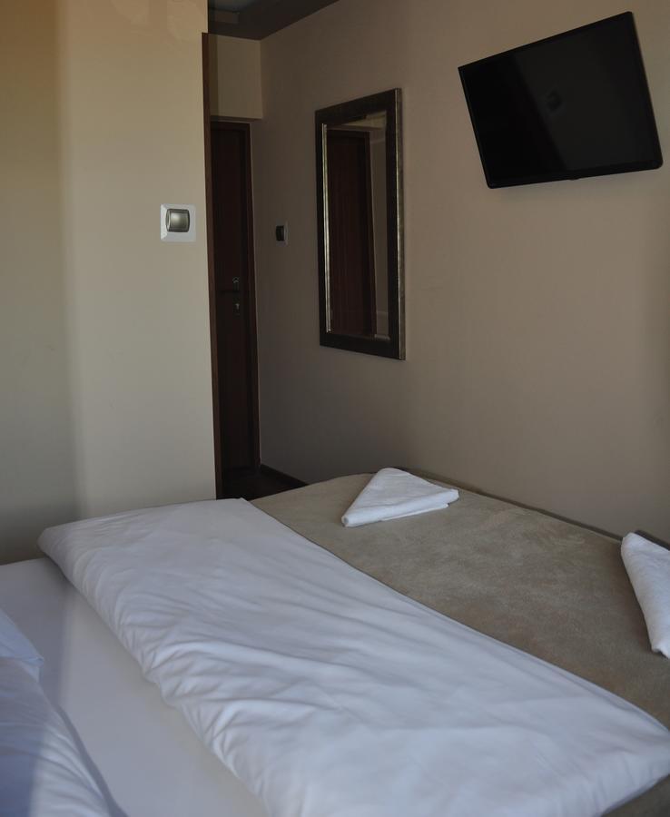 Hotel Mis Bochnia Ngoại thất bức ảnh